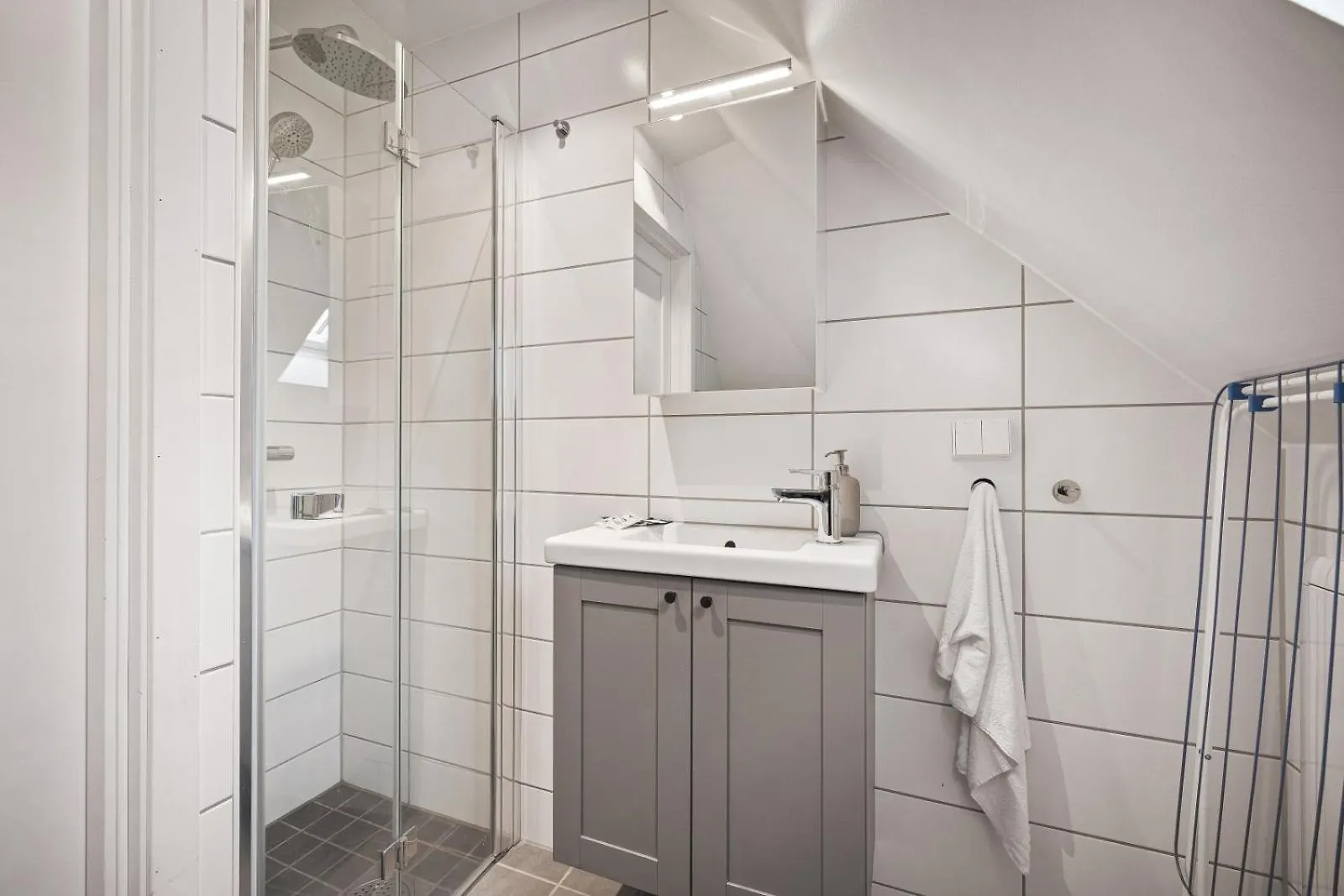 Dinbnb Apartments L 300 To Bryggen L Bergen Style House Revamped 2023 0*,  Norway